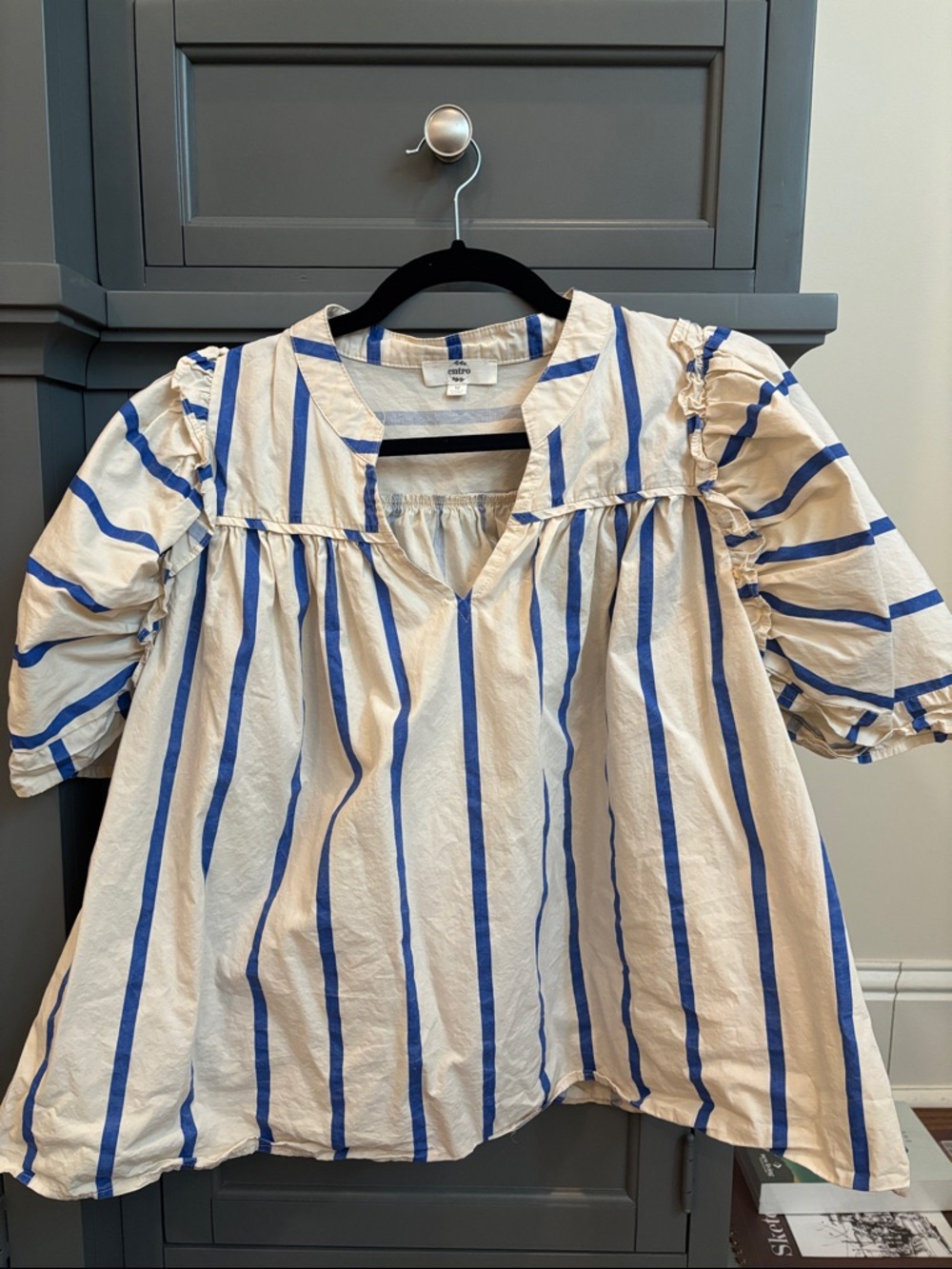 entro Cream Top with Blue Stripe Detail
